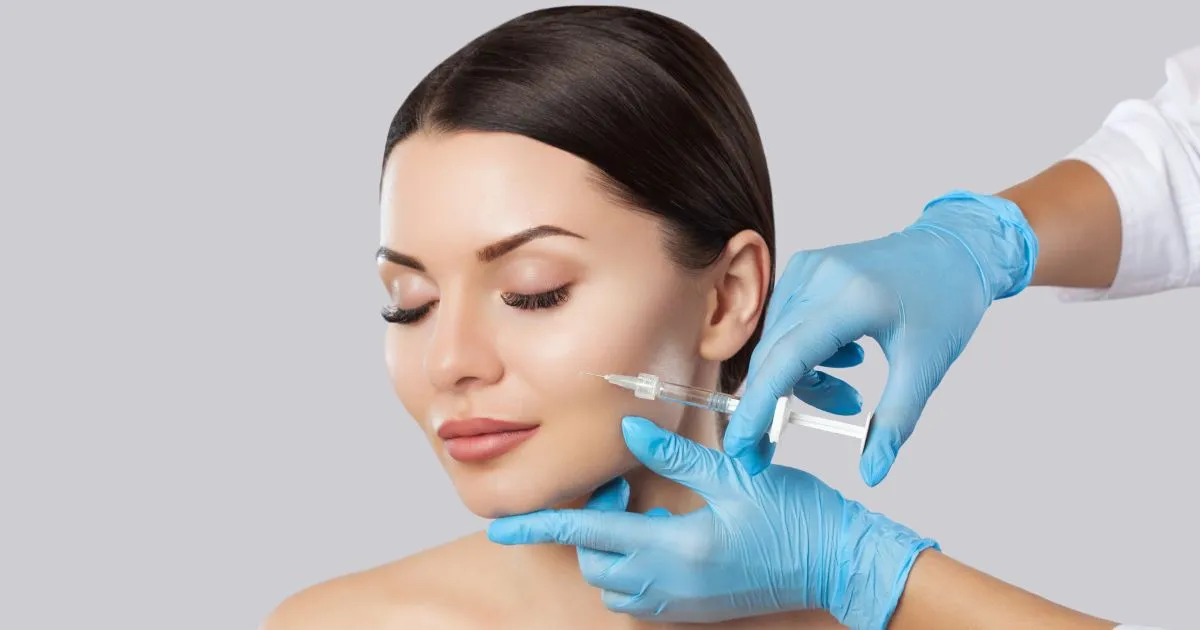 Neuromodulators injection to the face of a woman in Memphis, TN
